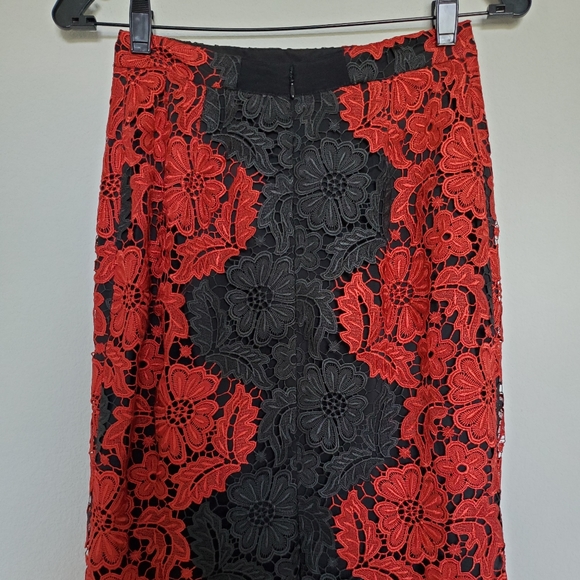 NWOT Alice + Olivia Farrel Guipure Lace Skirt - Picture 10 of 13